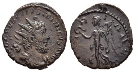 TETRICUS I (271-274). Antoninianus. Treveri.

Obv: IMP C C P ESVVIVS TETRICVS AVG. 
Radiate, draped and cuirassed bust right.
Rev: VICTORIA AVG. 
Vict...