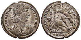CONSTANTIUS II (337-361). Ae Centenionalis. Constantinople.

Obv: D N CONSTANTIVS P F AVG. 
Diademed, draped and cuirassed bust right.
Rev: FEL TEMP R...