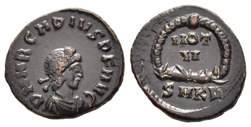 ARCADIUS (383-408). Ae Nummus. Cyzicus.

Obv: DN ARCADIVS P F AVG.
Diademed, ...