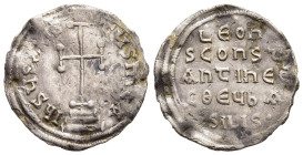 LEO IV THE KHAZAR with CONSTANTINE VI (775-780). Miliaresion. Constantinople.

Obv: IҺSЧS XRISTЧS ҺICA. 
Cross potent set upon three steps.
Rev: LЄOҺ ...