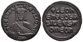 LEO VI THE WISE (886-912). Ae Follis. Constantinople.

Obv: Crowned facing bust, holding akakia.
Rev: + LЄOҺ / ЄҺ ӨЄO ЬA / SILЄVS R / OMЄOҺ. 
Legend i...