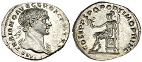 TRAJANO. Denario. Roma (103-111). R/ Roma sentada a izq. sosteniendo a la Victoria y lanza. RIC-116. SC.