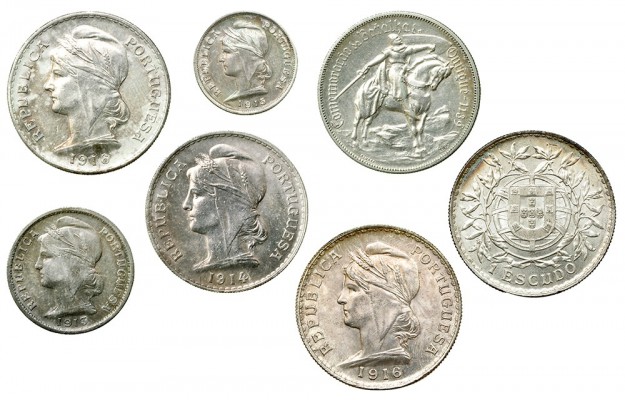 PORTUGAL. Lote de 7 monedas: 10 centavos, 1915; 10 de 1913; 50 de 1914 y 1916; 1...