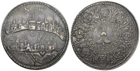 Basel um 1670
BASEL, STADT. Doppeltaler o.J. (um 1670), Basel. Variante mit sieben Schiffen. BASILEA. In einem Schildchen über der Stadtansicht mit R...