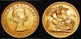 Sovereign 1968 Miss-strike MINT ERROR, S.4125 UNC, the Obverse with a large minting flaw, having a plain area around 2mm x 5mm from behind the Queen's...
