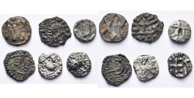 lot de 6 p.: 3 deniers mérovingiens (dont un denier à l'étoile), 3 sceats anglo-saxons ou frisons. Plusieurs fourrés.
Beau