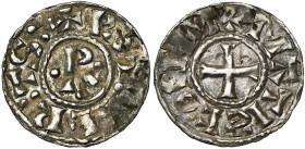 FRANCE, Royaume, Robert II (996-1031), AR denier, Mâcon. Premier type. D/ + ROT:BER:TS: Dans le champ, grande lettre R entre trois points. R/ + MΛTIC...