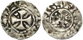 FRANCE, Royaume, Henri Ier (1031-1060), AR denier, Senlis. D/ Croix cantonnée d'un croissant. Légende dégénérée. R/ Monogramme carolin dégénéré, canto...