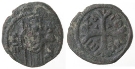 Zecche Italiane. Messina o Palermo. Ruggero II. 1105-1154. Follaro. Ae. D/ Ruggero in piedi. R/ Croce gigliata con sigle inquartate. Sp. 54. Peso gr. ...