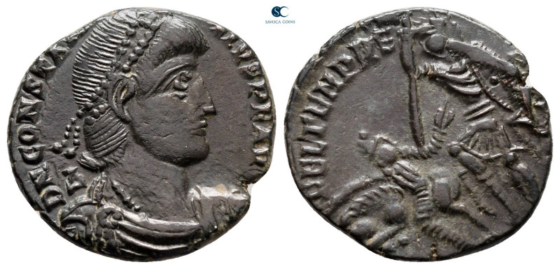 Constantius II AD 347-361. Uncertain mint
Follis Æ

18 mm, 3,03 g



very...