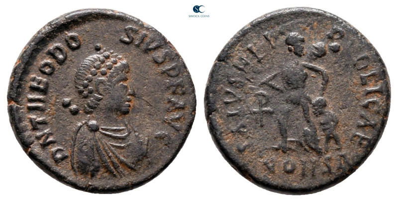 Theodosius I AD 379-395. Constantinople
Follis Æ

13 mm, 1,47 g



nearly...