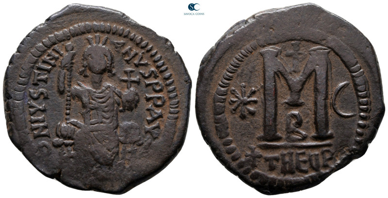 Justinian I AD 527-565. Theoupolis (Antioch)
Follis or 40 Nummi Æ

34 mm, 17,...