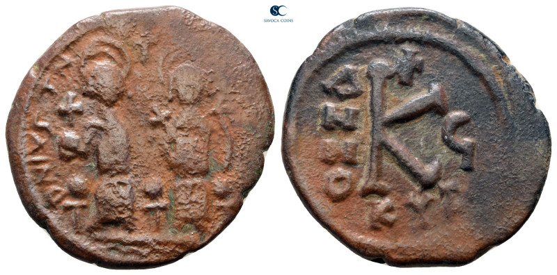 Justin II and Sophia AD 565-578. Cyzicus
Half Follis or 20 Nummi Æ

24 mm, 6,...