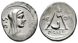 Sulpicius. P. Sulpicius Galba. Denarius. 69 BC. Rome. (Ffc-1135). (Craw-406/1). (Cal-1290). Anv.: Veiled head of Vesta right, S.C. behind. Rev.: Knife...