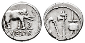 Julius Caesar. Denarius. 54-51 BC. Galia. (Ffc-53). (Craw-443/1). (Bmc-27). Anv.: Elephant right, treading on serpent, CAESAR in exergue. Rev.: Simpul...