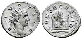 Divus Titus. Antoninianus. 251 AD. Rome. Commemorative issue struck under Trajan Decius. (Ric-82b). Anv.: DIVO TITO, radiate head right. Rev.: CONSECR...