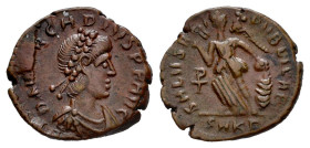 Arcadius. AE 14. 388-392 AD. Cyzicus. (Ric-IX 26c). Anv.: D N ARCADIVS P F AVG, pearl-diademed, draped and cuirassed bust to right. Rev.: SALVS REI PV...