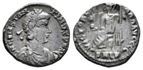 Constantinus III. Siliqua. 408-411 AD. Lugdunum. (Ric-1530). (Rsc-7b). Anv.: D N CONSTANTINVS P F AVG, pearl-diademed, draped and cuirassed bust right...