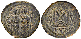 Justinus II with Sophia. 40 Nummi. RY 10 = 574/5 AD. Cyzicus. (MIBE-90b). (Doc-123). (Sear-372). Anv.: D N IVSTINVS P P AVG, nimbate imperial couple s...