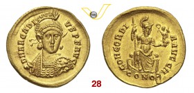 ARCADIO (383-408) Solido, Costantinopoli. D/ Busto frontale con elmo, lancia e scudo R/ Costantinopoli seduta con scettro e globo. RIC 7 Au g 4,44 • D...