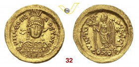 LEONE I (457-474) Solido, Costantinopoli. D/ Busto frontale elmato con lancia e scudo R/ La Vittoria con lunga croce. RIC X 605 Au g 4,33 • Tracce di ...