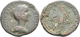 JUDAEA. Neapolis. Faustina Junior, Augusta, 147-175. Tetrassarion (Bronze, 30 mm, 14.52 g, 12 h). ΦΑΥϹΤЄΙΝΑ ϹЄΒ [ЄΥ]ϹЄ ϹЄΒΑ ΘΥΓ Draped bust of Faustin...