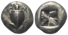 Inseln vor Attika. Aigina.

 Stater (Silber). Ca. 550 - 525 v. Chr.
Vs: Seeschildkröte.
Rs: Quadratum incusum.

20 mm. 12,11 g. 

HGC 6, 425; ...
