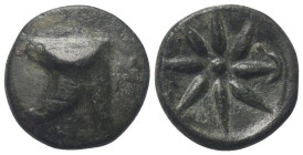 Pontos. Ungesicherte Münzstätte.

 Bronze. Ca. 130 - 100 v. Chr.
Vs: Bashlyk nach links; rechts im Feld Monogramm.
Rs: Achtstrahliger Stern zwisch...