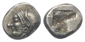 Ionien. Phokaia.

 Diobol (Silber). Ca. 510 - 494 v. Chr.
Vs: Archaischer Kopf der Athena mit Helm links.
Rs: Viergeteiltes Quadratum incusum.

...