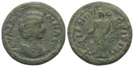 Phrygien. Hadrianopolis - Sebaste. Iulia Domna (gest. 217 n. Chr.).

 Bronze.
Vs: Drapierte Büste der Iulia Domna rechts.
Rs: Tyche mit Ruder und ...