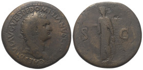 Domitianus (81 - 96 n. Chr.).

 Sesterz (Bronze). 80 - 81 n. Chr. (unter Titus). Rom.
Vs: CAES DIVI AVG VESP F DOMITIANVS COS VII. Kopf mit Lorbeer...