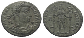 Vetranio (350 n. Chr.).

 Maiorina. 350 n. Chr. Siscia.
Vs: D N VETRANIO P F AVG. Büste mit Lorbeerkranz, Paludament und Panzer rechts. Links im Fe...