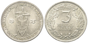 Weimarer Republik.

 3 Reichsmark (Silber). 1925 A. Berlin.
Jahrtausendfeier der Rheinlande.

Vs: Ritter mit zum Schwur erhobener Rechter hinter ...