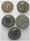 Römische Münzen - Lots. Kaiserzeit.


Lot (5 Stück): Asse (4 x) und Dupondius (1 x). 
Claudius (41 - 54 n. Chr.), Hadrianus (117 - 138 n. Chr.), A...