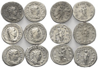 Römische Münzen - Lots. Kaiserzeit.


Lot (6 Stück, Silber): Antoniniane des Phillipus Arabs (244 - 249 n. Chr.)
Verschiedene Rückseiten.

Sehr ...