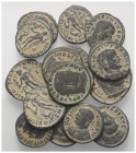 Römische Münzen - Lots. Kaiserzeit.


Lot (15 Stück, Kupfer): Folles des Licinius I. (308 - 324 n. Chr.). Zwei Stück mit Konsularbüste.

Patina, ...