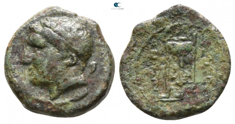 Campania. Neapolis 300-275 BC. 
Bronze Æ

12mm., 1,57g.



very fine, scr...