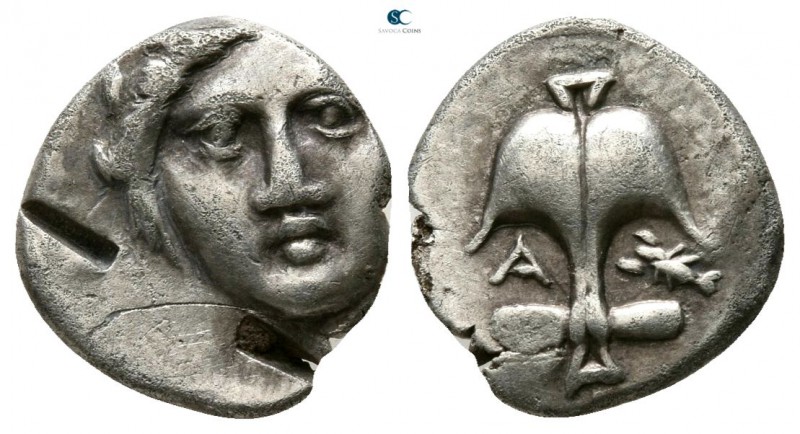 Thrace. Apollonia Pontica 450-400 BC. 
Diobol AR

10mm., 1,19g.



very f...