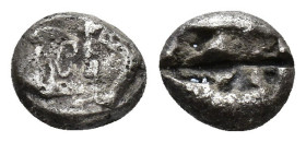 Kings of Lydia, time of Cyrus - Darios I, c. 545-520 BC. AR Sixth Stater - Third Siglos (10mm, 1.66g). Sardes. Confronted foreparts of lion r. and bul...