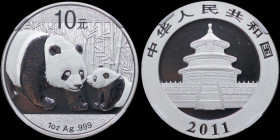 CHINA / PEOPLE REPUBLIC: 10 Yuan (2011) in silver (0,999) from Panda series. Temple of Heaven on obverse. Adult panda at left and seated panda cub at ...