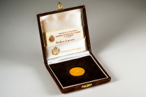 San Marino. 5 scudi. 1986. (Km-200). (Fried-37). Au. 16,98 g. In a box and with offical certificate. Mint state. Est...800,00. 

Spanish Description...