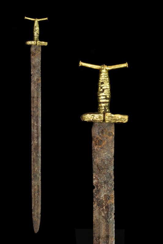 GREEK HELLENISTIC SWORD WITH GOLD HANDLE
Ca. 400-300 BC. 
An iron sword of a d...