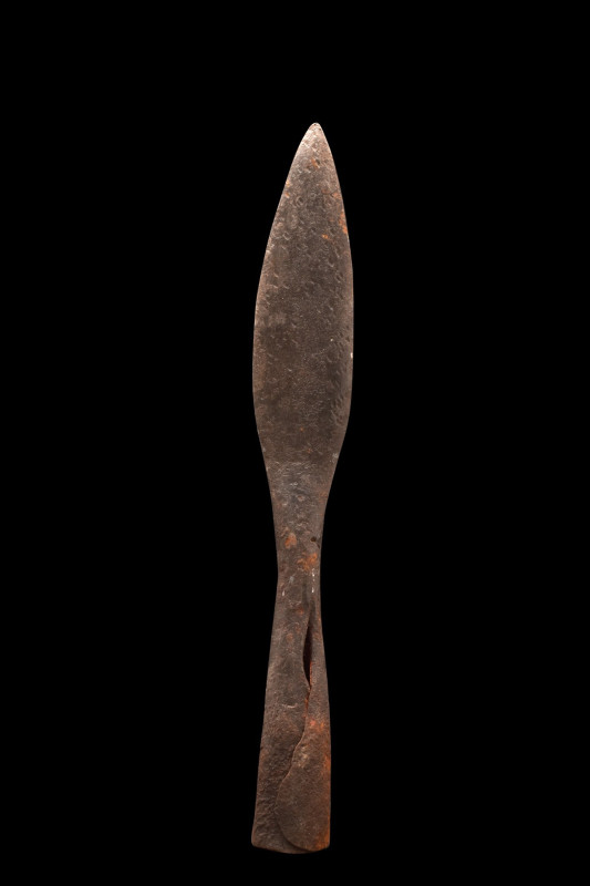 ANCIENT ROMAN IRON SPEARHEAD
Ca. 100-300 AD. 
A nicely preserved diamond-shape...