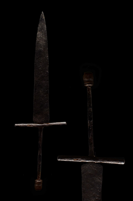 MEDIEVAL IRON DAGGER
Ca. 14th-15th Century AD. 
Medieval dagger with broad tri...