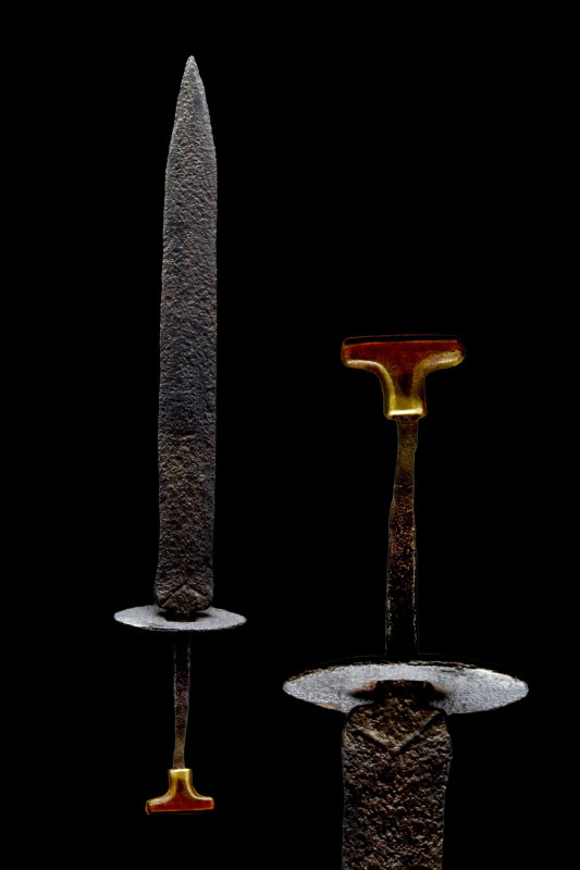 MEDIEVAL IRON DAGGER
Ca. 14th-15th Century AD. 
A very unusual dagger with a m...