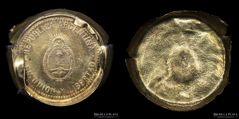 Argentina. Error. 5 Centavos ND2010. Tapa de cuño de reverso. Latón; 22.5mm; 2.2...