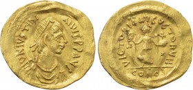 JUSTINIAN I (527-565). GOLD Tremissis. Constantinople.