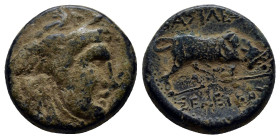 SELEUKID KINGS of SYRIA. Seleukos I Nikator, 312-281 BC. Ae (17mm, 6.3 g), Seleukeia on the Tigris, circa 296-181. Winged head of Medusa to right. Rev...