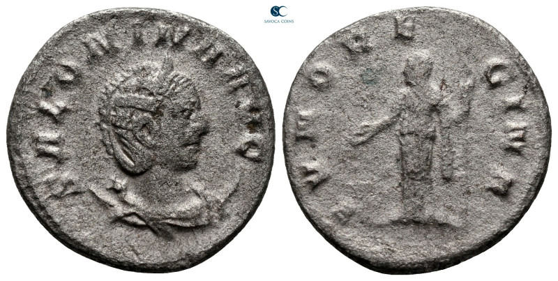 Salonina AD 254-268. Antioch
Billon Antoninianus

21 mm, 3,15 g



nearly...