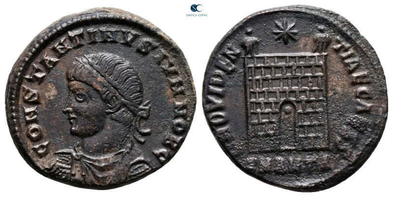 Constantine II, as Caesar AD 317-337. Antioch
Follis Æ

19 mm, 3,15 g



...